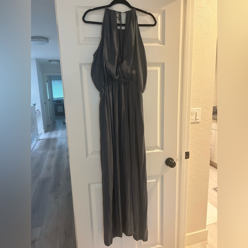 H&M Day or Evening Dress. Size 8. Ties in the back. Was long on me and I’m 5’3.